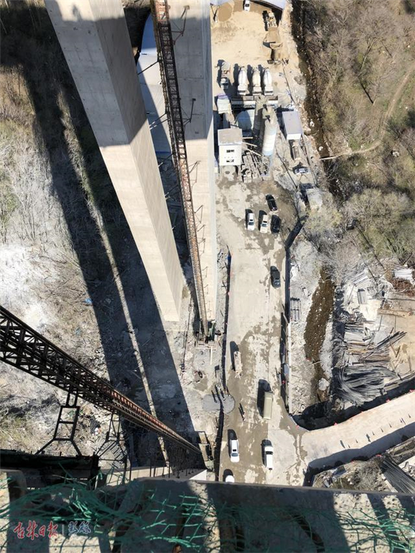 5ae26f4ba47f8.jpg 4.jpg